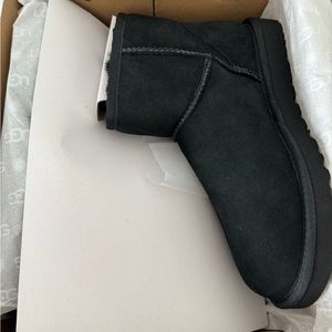 Brand New in Box UGG Classic Mini II Boot in Black